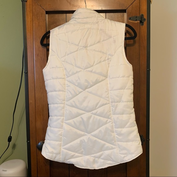 NEW DIRECTIONS WEEKEND puffer vest- size small - Picture 6 of 6
